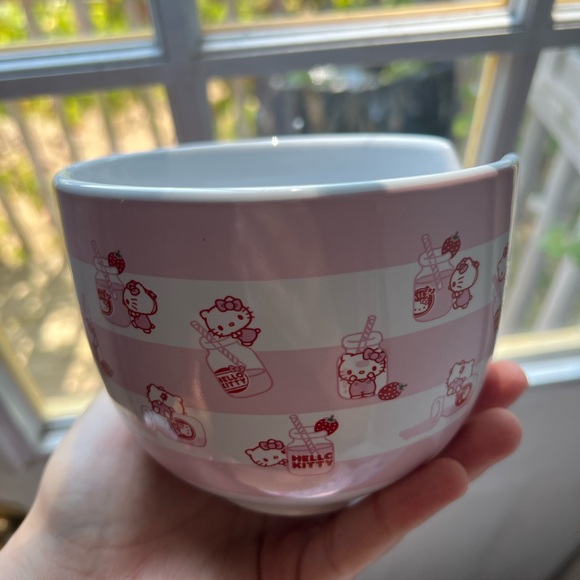 hello kitty ramen bowl! - Picture 1 of 5